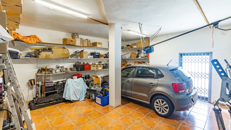 4 Bedroom Property for Sale in Rome Glen Western Cape